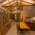 Winehouse Mouzaki-ροδίτης Apartment