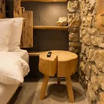 Apartment Winehouse Mouzaki-ροδίτης *