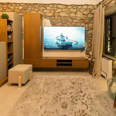 Lägenhet Winehouse Mouzaki-ροδίτης