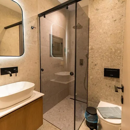 Winehouse Mouzaki-Ροδίτης 아파트 *