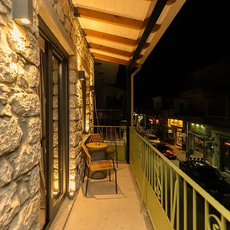 Winehouse Mouzaki-Ροδίτης *