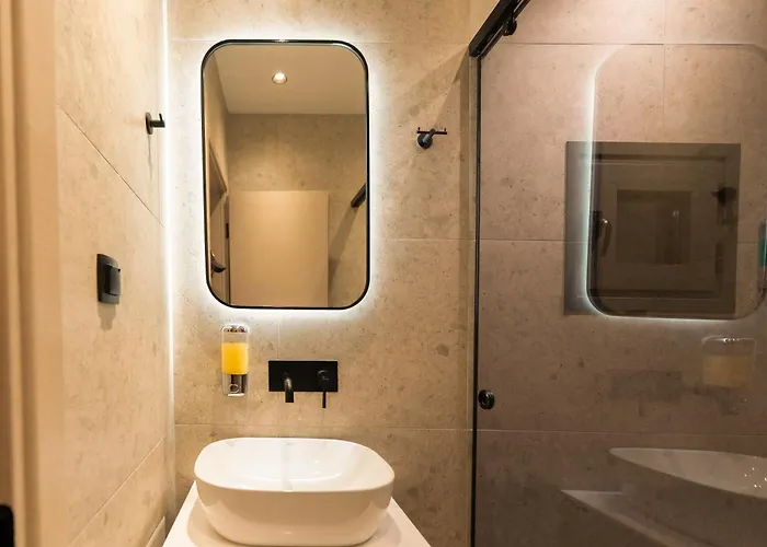 Winehouse Mouzaki-ροδίτης